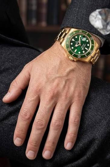 Men’s Luxury Green Dial Gold-Tone Stainless Steel Watch – Premium Classic Wristwatch